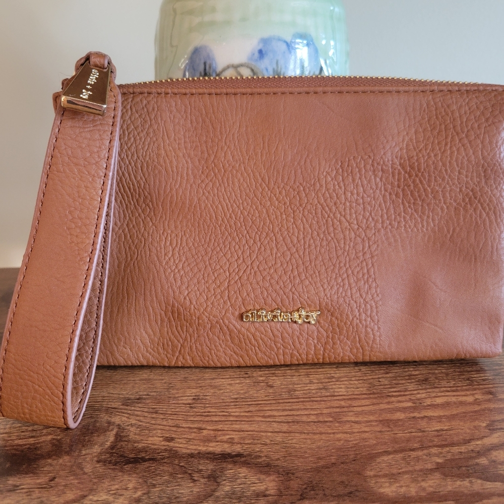 🐰 Olivia +Joy Tan Wristlet